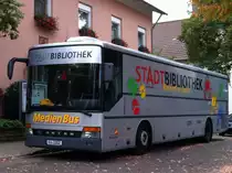 Setra S 315 UL  Stadtbibliothek Karlsruhe , Karlsruhe-Gr�nwettersbach 30.09.2013