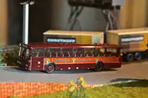 Eine qualitativ bessere Aufnahme meines Mercedes-Benz O 307 auf meiner Modelleisenbahnanlage.