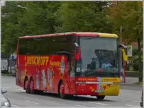 Van Hool T 916 Astron aufgenommen in den Stra�en von Hamburg am 21.09.2013.