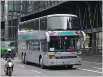 Setra S 319 Doppeldeckerbus aufgenommen am 19.09.2013 in den Stra�en von Hamburg.