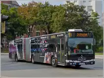 In L�beck habe ich diesen Mercedes Benz Citaro Gelenkbus am 20.09.2013 fotografiert.