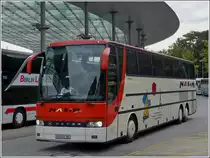 Setra 317 HDH, aufgenommen am ZOB Hamburg am 21.09.2013.