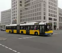 Solaris Urbino 18 - BVG Wagen 4226 am 12.10.13 auf Linie 100 an der Endhaltestelle Bahnhof Zoo