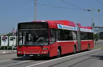 Volvo Bus mit der Betriebsnummer 805 auf der Linie 10 beim Stadttheater Bern. Die Aufnahme stammt vom 05.08.2013.