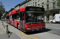 Volvo Bus mit der Betriebsnummer 808 auf der Linie 10 beim Bundesplatz Bern. Die Aufnahme stammt vom 05.08.2013.