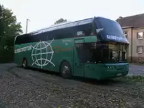 Hamburger Neoplan,am 12.Oktober 2013,am Stralsunder Bahnhof.
