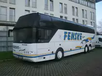 Neoplan vor dem Parkhotel in Bergen/R�gen am 15.Oktober 2013.