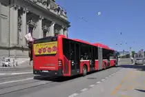 Mercedes Citaro mit der Betriebsnummer 861 auf der Linie 10 beim Stadttheater Bern. Die Aufnahme stammt vom 05.08.2013.
