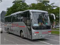 Am Hauptbahnhof in Hamburg fuhr mir am 21.09.2013 dieser Temsa SaFari HD vor die Linse.