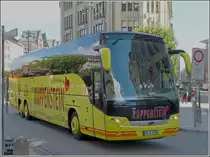 Beulas Aura mit Scania Fahrgestell, 4 Sterne Bus mit 64 Sitzpltzen und einer Lnge von 15 Metern, aufgenommen in Hamburg am 19.09.2013. 