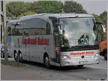 Mercedes Benz Travego fotografiert in Hamburg am 19.09.2013.