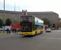 BVG Wagen 3352 - MAN Lions City DD als 101 Turmstr. am 20.10.13 am Fehrbelliner Platz