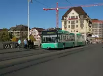 MAN Bus mit der Betriebsnummer 766 auf der Linie 38 �berquert die Mittlere Rheinbr�cke. Bei diversen Bussen wird die Linien Nummer an der Front zur Zeit nicht richtig oder gar nicht dargestellt. Software Probleme! Die Aufnahme stammt vom 24.10.2013