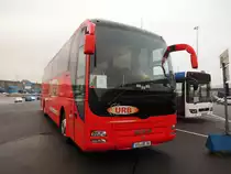 MAN Reisebus im F�hrhafen Rostock im Oktober 2013