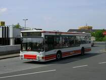 Linie 385 von Gelsenkirchen Hbf. nach GE H�llen - T�ssehof.
03.05.2008)