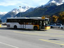 Postauto - Mercedes Citaro GR 102394 auf dem Bahnhofsplatz in Scuol-Tarasp am 18.10.2013