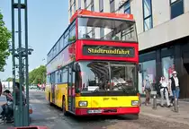 MAN SD 202  Stadtrundfahrt Hamburg , HH-MM 2166, am Jungfernstieg - 13.07.2013