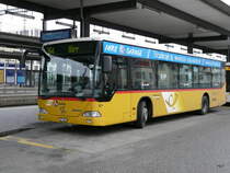 Postauto - Mercedes Citaro  AG  6975 unterwegs auf der Linie 364 bei den Bushaltestellen vor dem Bahnhof Brugg am 24.10.2013