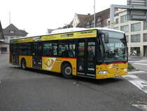 Postauto - Mercedes Citaro AG 24740 unterwegs auf der Linie 368 bei den Bushaltestellen vor dem Bahnhof Brugg am 24.10.2013