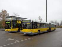 MAN Lions City DD BVG Wagen 3193 und Solaris Urbino 18 BVG Wagen 4357 am S Schöneweide/Sterndamm
am 22.11.13