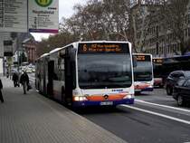 Fast htte ich drei Mercedes Benz Citaro C1 Facelift der ESWE bekommen. Hier am 21.11.13 in Wiesbaden 