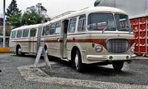 Der Höhepunkt-exponat der Czechbus-Messe 2013: voll funktionsfähige Replik des ersten tschechoslowakischen Gelenkbusses Skoda 706 RTO-K. 15. 11. 2013