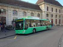 Heute verkehrte auf der Linie 50 zum Euroairport ausnahmsweise ein Citaro Normalbus. Wagen 806 bei der Haltestelle Basel SBB (Bahnhof), 25.11.2013.