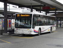 Postauto - Mercedes Citaro AG 18562 unterwegs auf der Linie 379 bei den Bauhaltestellen vor dem Bahnhof Brugg am 24.10.2013