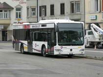 Postauto - Mercedes Citaro AG 381644 bei den Bushaltestellen vor dem Bahnhof Brugg am 24.10.2013