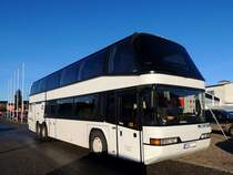 NEOPLAN Skyliner, vom Reisedienst Seine, hat Kleintierfreunde nach Ried gebracht; 140106