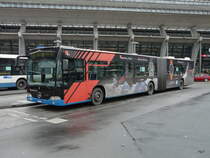 VBL - Mercedes Citaro  Nr.131  LU  15015 unterwegs auf der Linie 22 bei den Haltestellen vor dem Bahnhof in Luzern am 03.01.2014