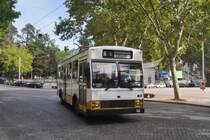 COIMBRA (Distrito de COIMBRA), 24.09.2013, Wagen 59 als Linie 4 (O-Bus) an der Praça da República in Richtung Bahnhof Coimbra-A