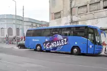 COIMBRA (Distrito de COIMBRA), 24.09.2013, spanischer Reisebus am Bahnhof Coimbra-A