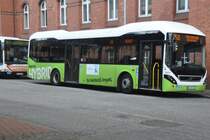 HAMBURG, 07.10.2013, Wagen 8207 als Linie 250 am Bahnhof Altona