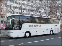 Van Hool T915 von Van Kooten aus den Niederlanden in Berlin am 25.04.2013