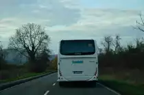 Beim Anblick dieses Bus-Schluß stellt sich mir die eine oder ander Frage unwillkürlich.....ist der nur für Frauen? Und wenn ja, was blüht männlichen Fahrgästen? Wird das Unternehmen von Alice Schwarzer gesponsert? XD 
IVECO IRISBUS bei Rhens am 4.3.2014