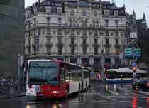 VBL/TPF: Bei sehr schlechter Witterung konnte der fasnächtlich geschmückte TPF MERCEDES CITRARO 991 am Fasnachts Dienstag 2014 in den Diensten der VBL (Linie 2, Emmenbrücke Sprengi) fotografiert werden.
Foto: Walter Ruetsch