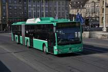Mercedes Citaro mit der Betriebsnummer 722 auf der Linie 38 bei der Mittleren Rheinbrücke. Die Aufnahme stammt vom 18.03.2014.