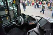 DD-VB 6303 (463 003-6) ist ein Hybrid Bus von MAN. Aufgenommen am 06.04.2014 100 Jahre Omnibus in Dresden. Zusehen der Fahrerplatz. 