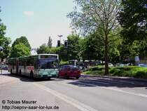 Ein alter Schatz, einer von noch 4 vorhandenen MAN SG 242: der Wagen 210 der NVG. Aufgenommen in der Lindenallee, unterwegs nach Illingen als E-Wagen im Sch�lerverkehr.