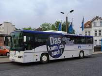 Bus Eisenach / Verkehrsgesellschaft Wartburgkreis mbH (VGW): Mercedes-Benz Integro der KVG Eisenach mit Easy-Credit-Vollwerbung, eingesetzt im Überlandverkehr (Mai 2008). Aufgenommen am Überlandbusbahnhof am Bahnhof.