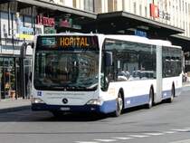 TG Genf - Mercedes Citaro Gelenkbus Nr.142 GE 960526 unterwegs auf der Linie 5 vor dem Bahnhof in Genf am 07.05.2008