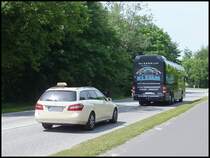 Mercedes Taxi und Neoplan Cityliner von Klemm aus Deutschland in Sassnitz am 01.06.2013