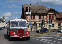 BSU: Tag der offenen Türe in der BSU-Garage in Zuchwil. Nostalgiefahrt mit dem Silberbus 11. Die Aufnahme ist vor passender Kulisse auf dem Kreuzplatz von Derendingen am 26.4.2014 entstanden.
Foto: Walter Ruetsch
