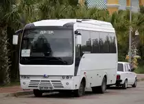 Shuttle Bus stand am 22.04.2014 vor dem Liberty Hotels in Antalya-Lara.