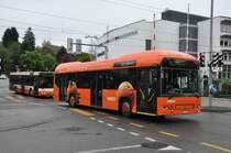 RBS, Worblaufen Nr. 84/BE 713'884 Volvo und Nr. 16/BE 710'808 MAN (ex Nr. 12) am 29. April 2014 in Papiermühle. 