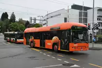 RBS, Worblaufen Nr. 84/BE 713'884 Volvo und Nr. 16/BE 710'808 MAN (ex Nr. 12) am 29. April 2014 in Papiermühle. 