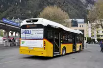 Volvo Hybrid Bus der Post am Bahnhof Interlaken West. Die Aufnahme stammt vom 19.04.2014.