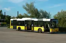Berlin BVG Buslinie 294 (MAN 1220) Falkenberg am 23. Juli 2012.