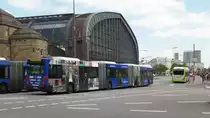 HHA 8510 (HH-HN 2590) am 28.4.2014 auf der Metrobus-Linie 6 nach Hauptbahnhof auf der Kreuzung Steintordamm/Steintorwall
